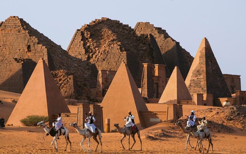 Pyramids-of-the-Kushite-rulers-at-Meroë